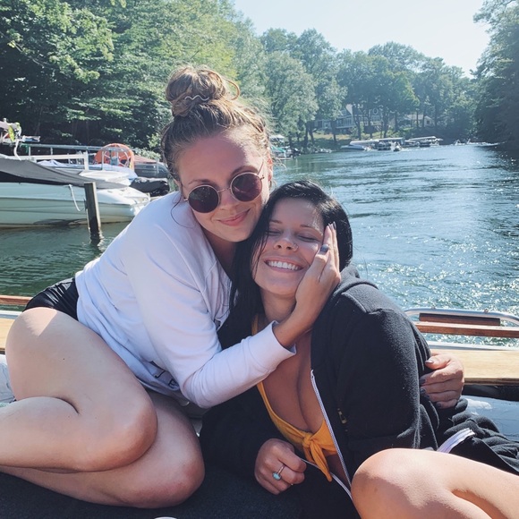 Meet your Posher, Paige and Liv - Picture 2 of 4